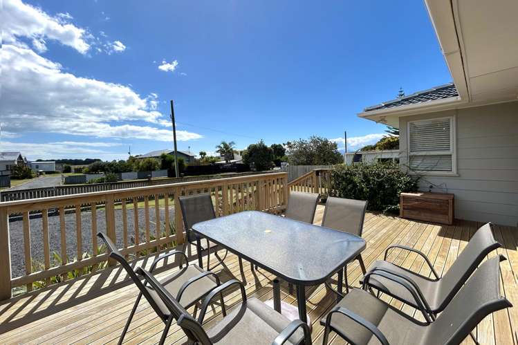 9 Puriri Avenue Kaiaua_12