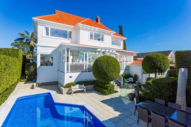 Grand Arts & Crafts Residence – Seaward Side