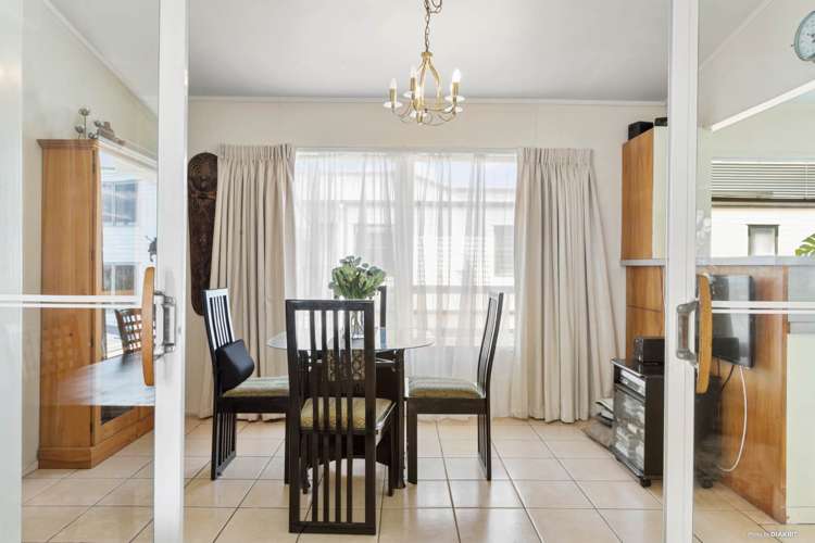 2/270 Lake Road Hauraki_12