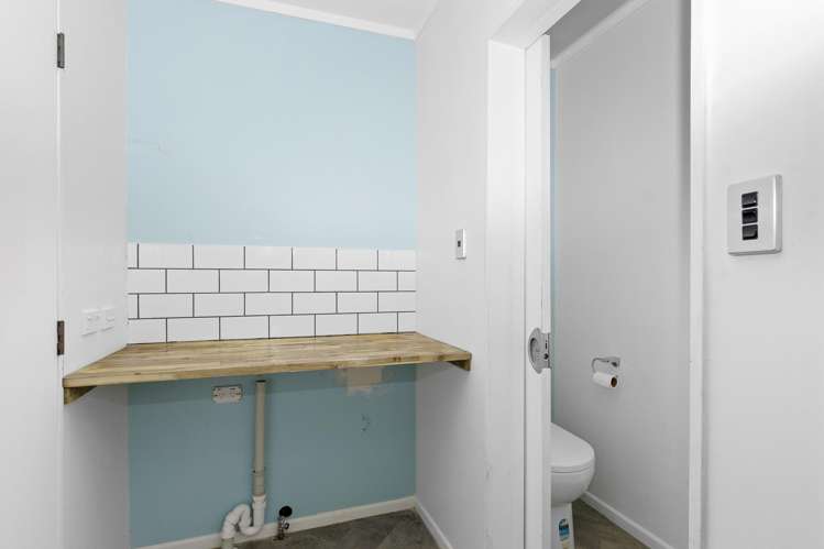 19 William Booth Grove Trentham_12