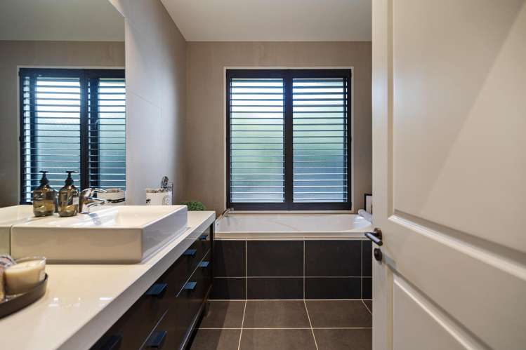 7 Reading Court Jacks Point_29