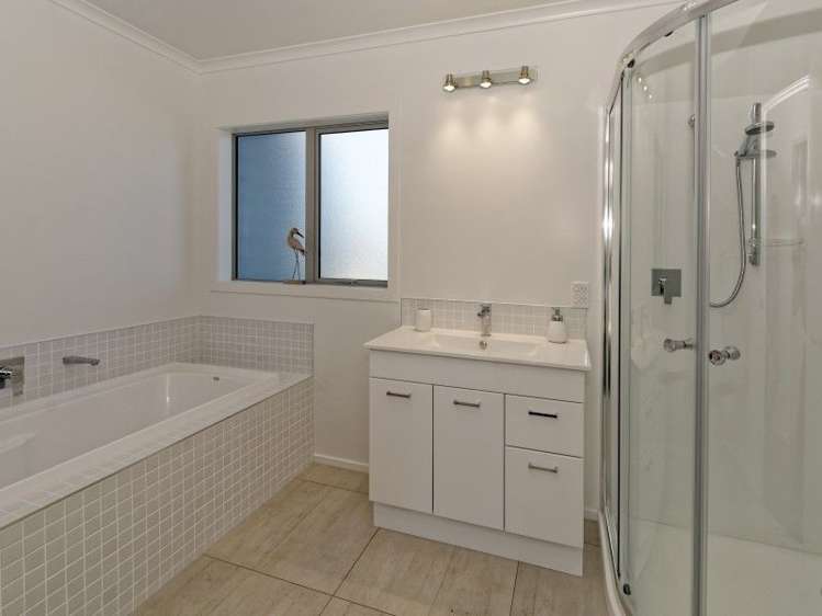 55a Lake Crescent Hamilton Lake_10