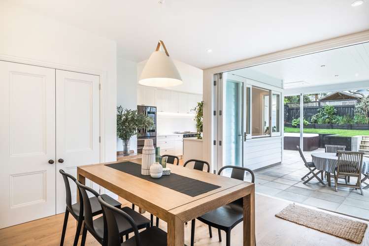 36 Old Lake Road Narrow Neck_9