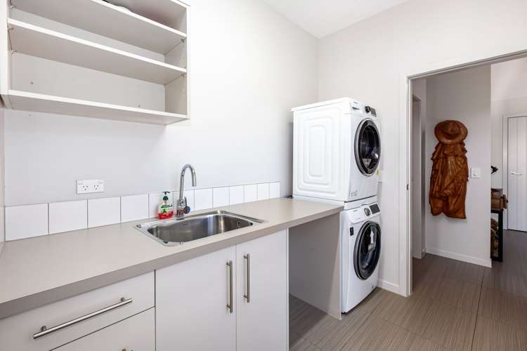 96 The Esplanade Raumati South_28