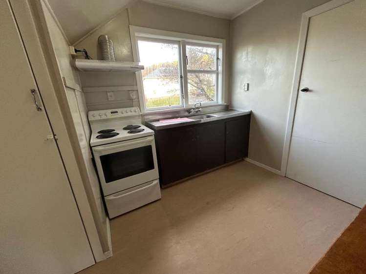 67 Tremewan Street 11538_8