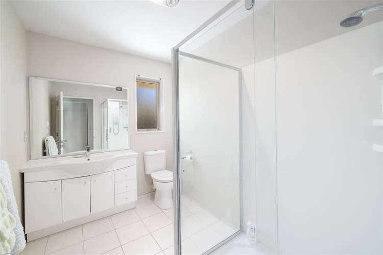 2/61 Middlepark Road Sockburn_10