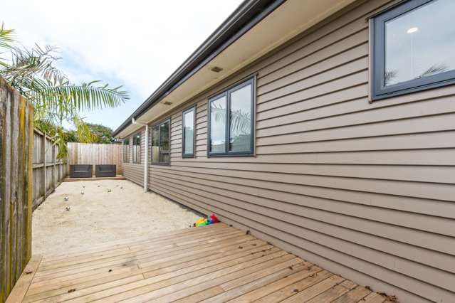 8a Coral Crescent Panmure_3