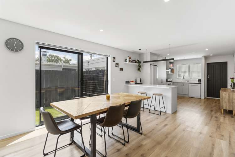 2/1 Tiaka Place Pakuranga_2