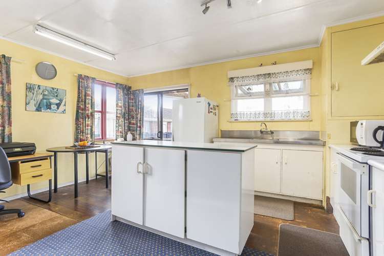 78 Portage Road New Lynn_5