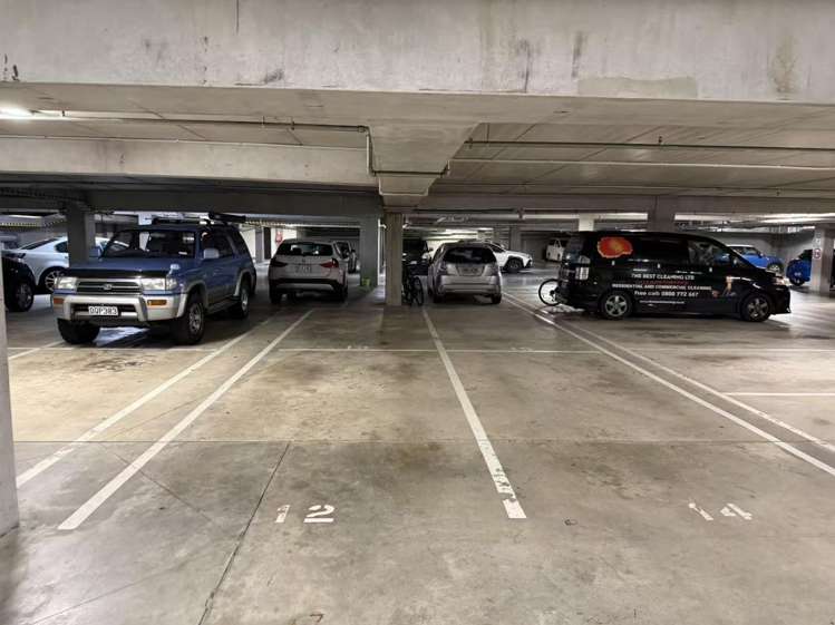 Tandem Carpark/14&15 Dockside Lane 10015_1