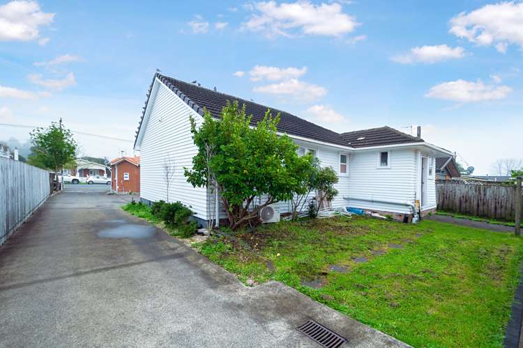 92 Portage Road New Lynn_9