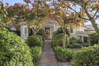 36 Waiatarua Road_1