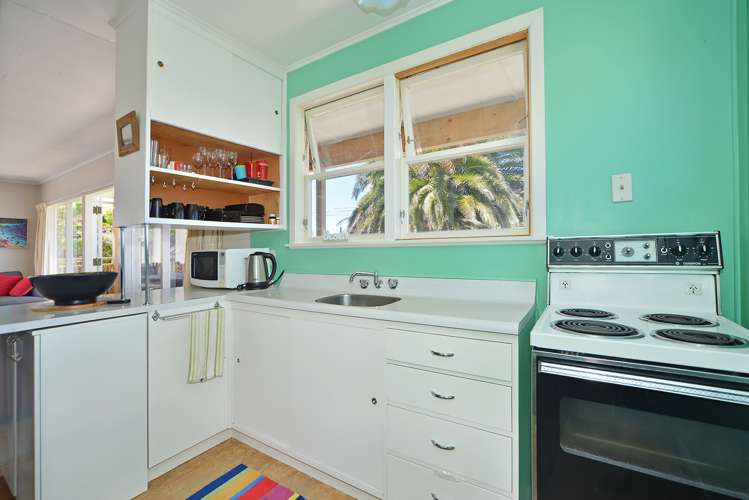 28 Pinedale Crescent Riversdale Beach_13