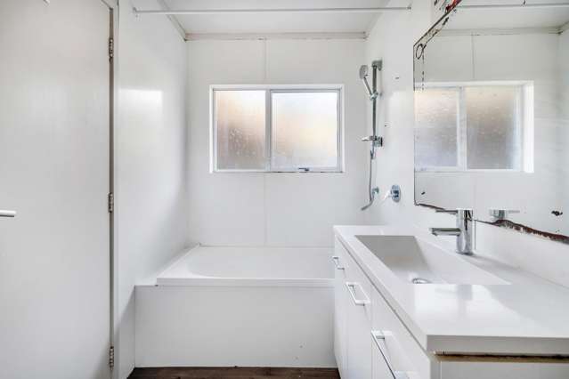 2/17 Emirau Place Glenfield_3