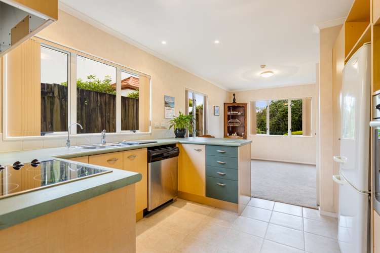 2 Chettle Court New Lynn_10