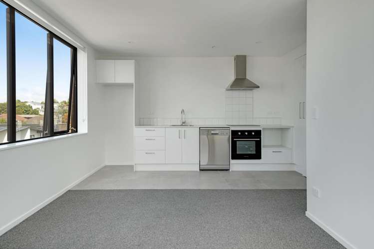 A207/3 Rauemi Way Te Atatu South_5