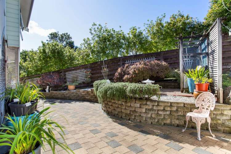 2/32 Capilano Place Glenfield_19