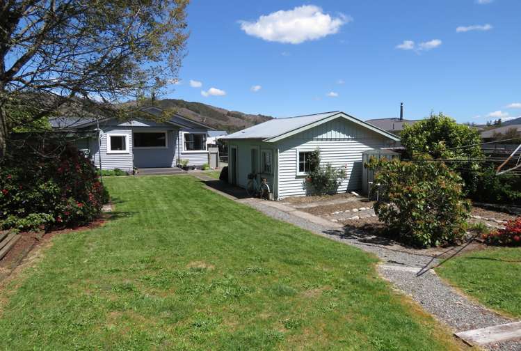 4 Munson Street Reefton_16