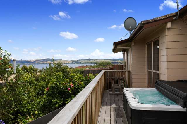 29 Ingle Avenue Waipahihi_1