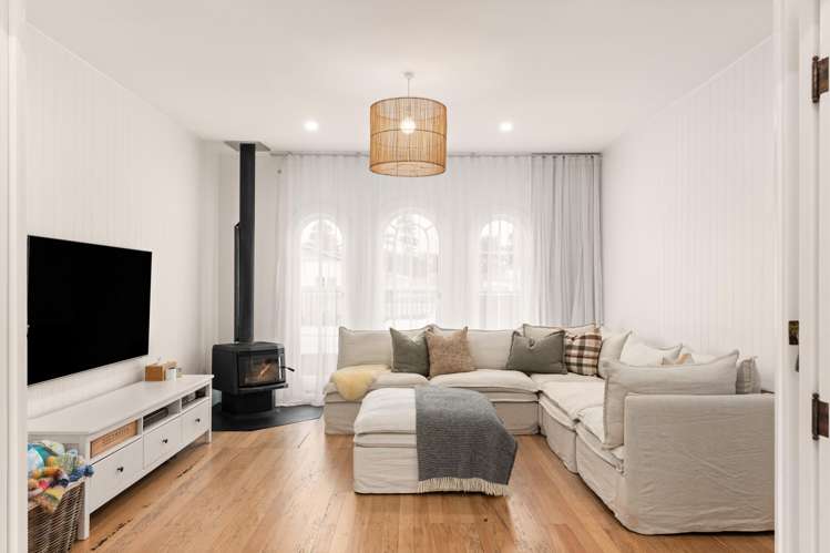 277 Kahutia Street_4
