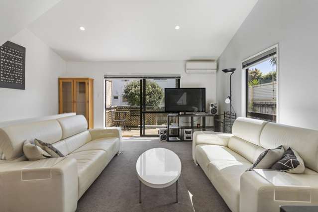 1/22a Willcott Street Mount Albert_2