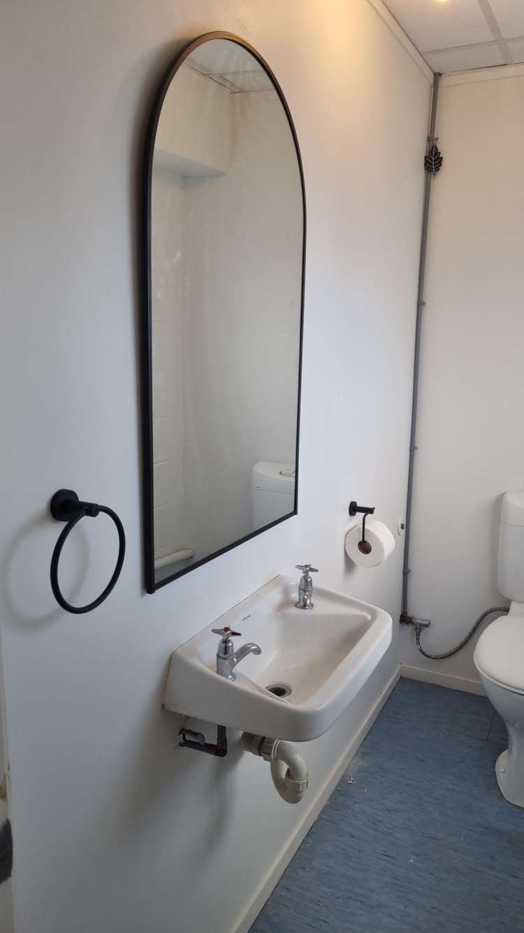 34 Barrys Point Road Takapuna_5