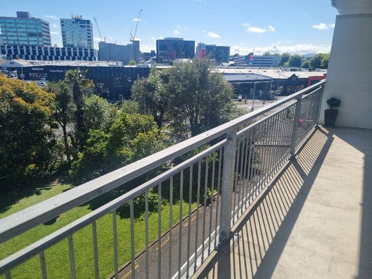 8/89 Tristram Street Hamilton Central_9
