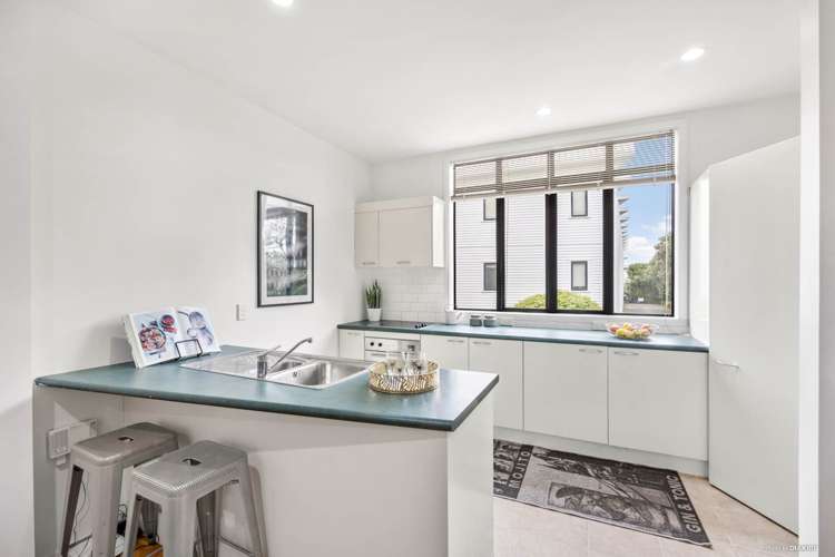 28/17 Lyon Avenue Mount Albert_4