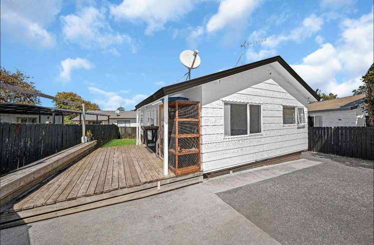 2/7 Barneys Farm Road Clendon Park_15