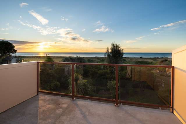 Coastal Charm Meets Rustic Luxury in Rarangi