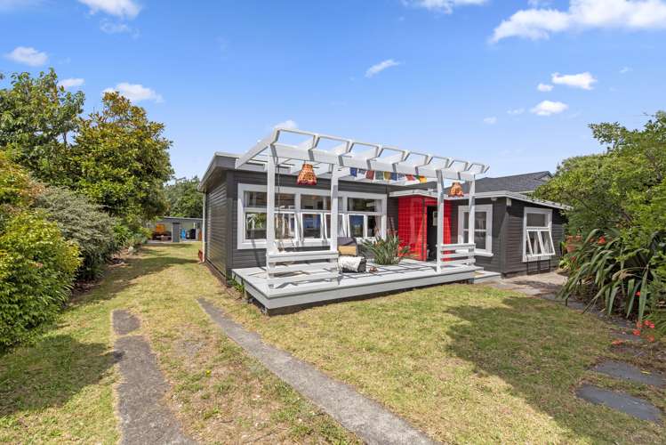 16 Mahoe Street Otaki Beach_23