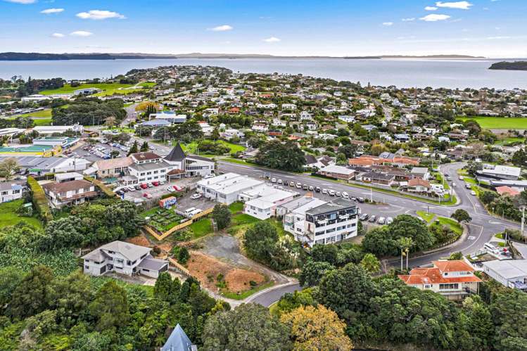 739 & 747F Whangaparaoa Road Stanmore Bay_19
