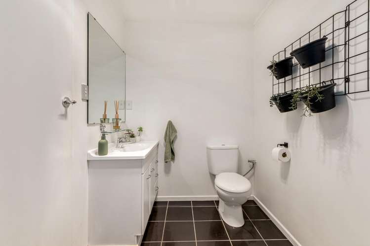 15 Dunsandel Grove Silverstream_9