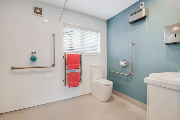 11 Fairway Avenue Red Beach_16