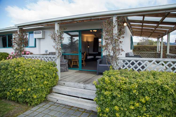 22b Lawson Burrows Crescent Te Anau_12