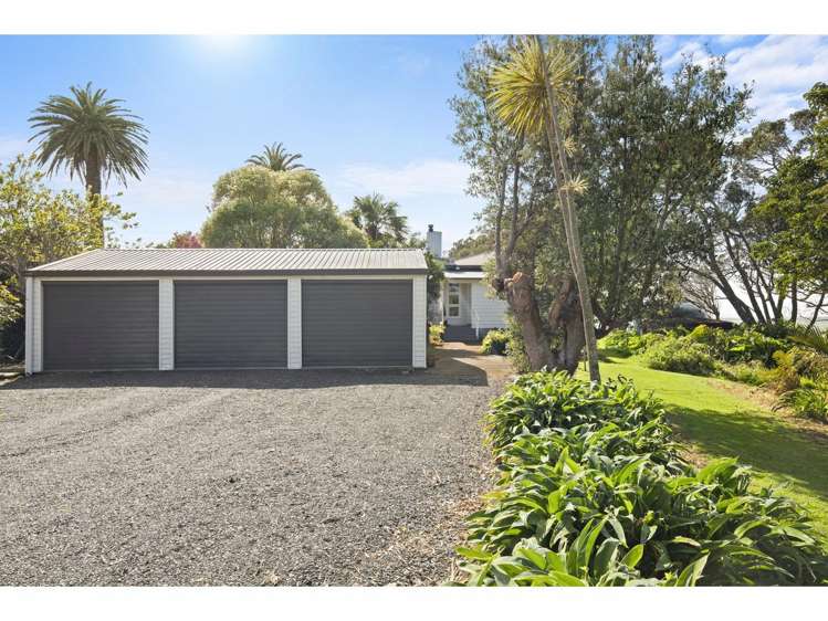 1085 Awhitu Road Waiuku_11