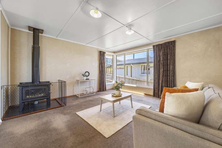 3 Hanlon Street Halfway Bush_11