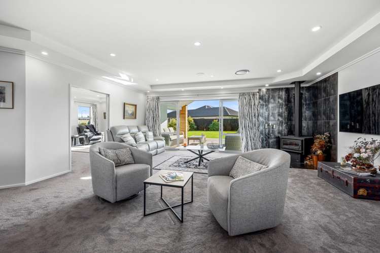 5 Coopworth Mews West Melton_15