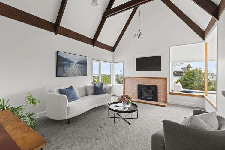 20 Shakespeare Road Bastia Hill_3