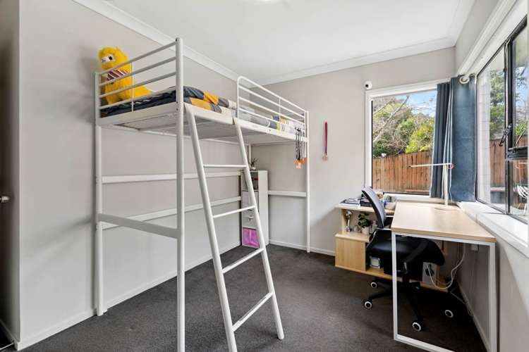 10 Photinia Place Botany Downs_13