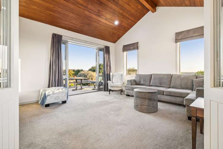 86 MacWhinney Drive Drury_18