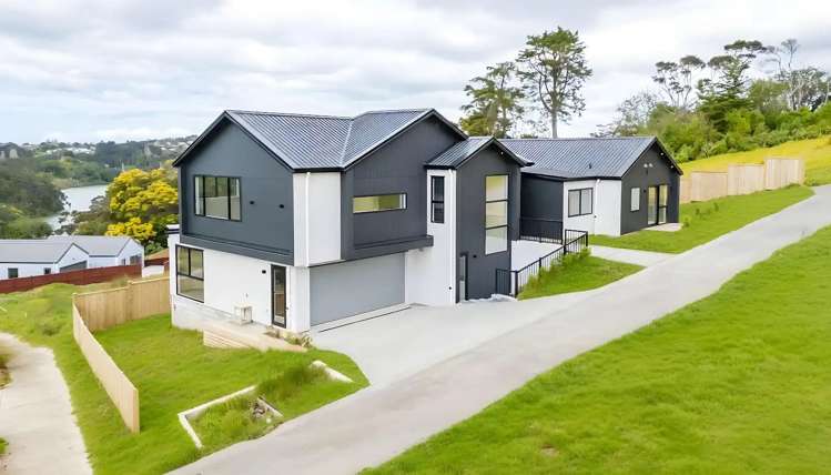 30 Awanui Road Red Beach_21