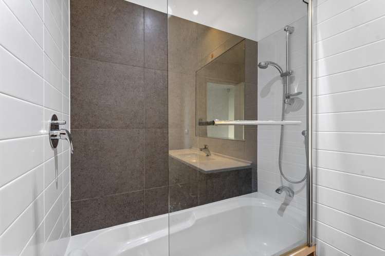 2/11 Hatfield Place Albany Heights_19