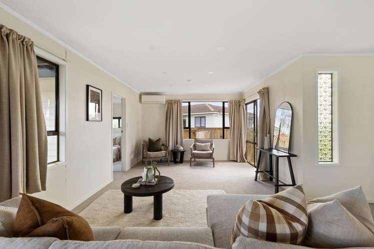 51 Gilbass Avenue Hamilton Lake_5