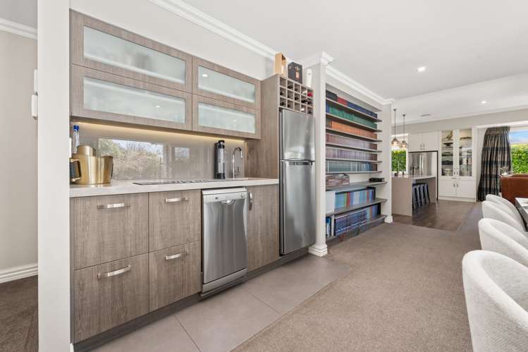 1097 Queen Street East Levin_25