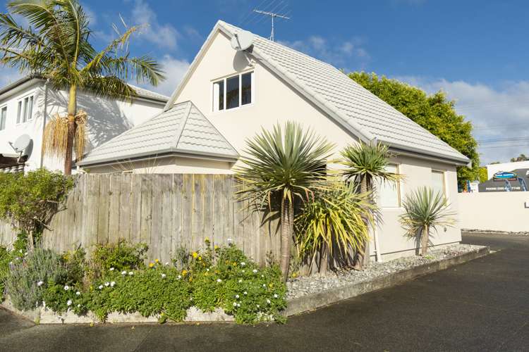 1/670 Whangaparaoa Road Stanmore Bay_13