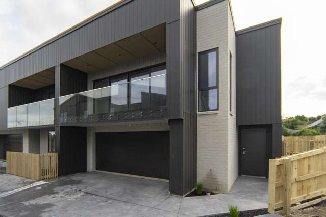 Brand New Two Storey Upmarket Family Home