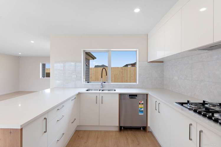 2 Hemopo Street Pukekohe_6