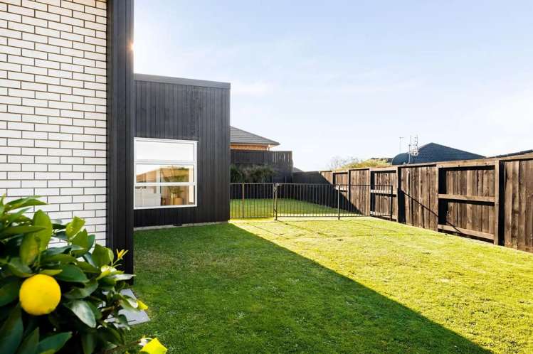6 Kingston Court 2743_16