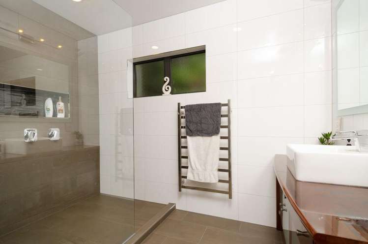 125 Stoney Creek Drive Waitakere_12